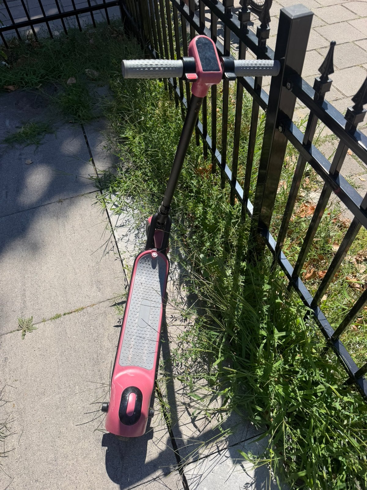 Elektrische step roze/grijs, Fietsen en Brommers, Steps, Ophalen, Gebruikt, Elektrische step (E-scooter)