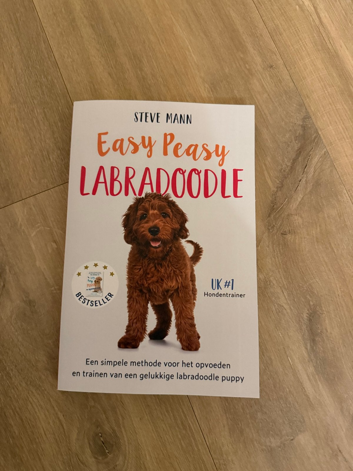 Easy Peasy Labradoodle - Opvoed- en traininggids, Ophalen of Verzenden, Zo goed als nieuw, Honden