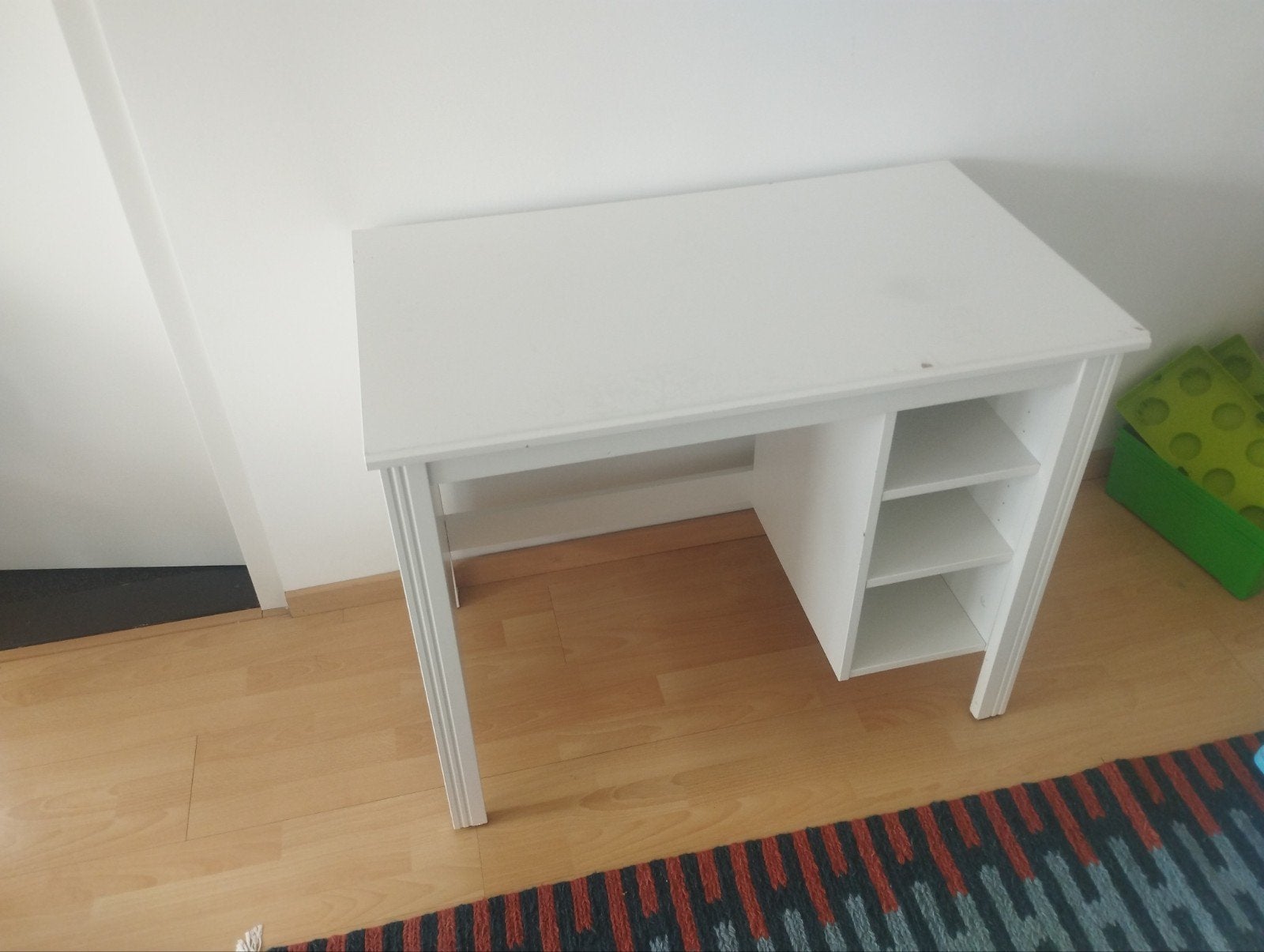 IKEA Brusali bureau, Huis en Inrichting, Bureaus, Ophalen, Gebruikt, 90 cm, 52 cm