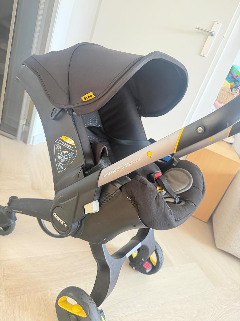 Doona kinderwagen, Verstelbare duwstang, Zo goed als nieuw, Combiwagen, Ophalen
