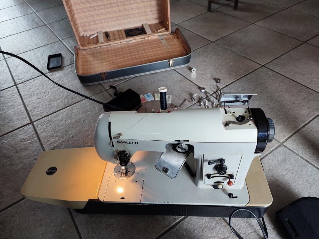 naaimachine, Hobby en Vrije tijd, Naaimachines en Toebehoren, Ophalen, Gebruikt, Naaimachine, Overige merken
