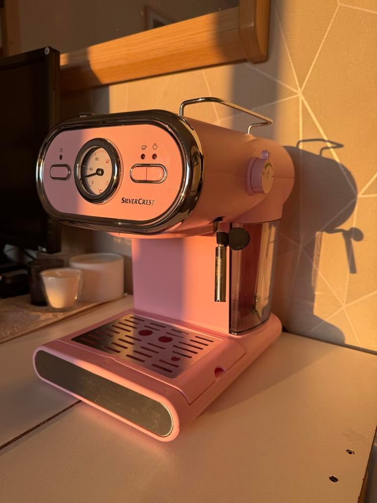 SilverCrest Espresso Apparaat - Roze, Witgoed en Apparatuur, Koffiezetapparaten, Ophalen, Afneembaar waterreservoir, Espresso apparaat