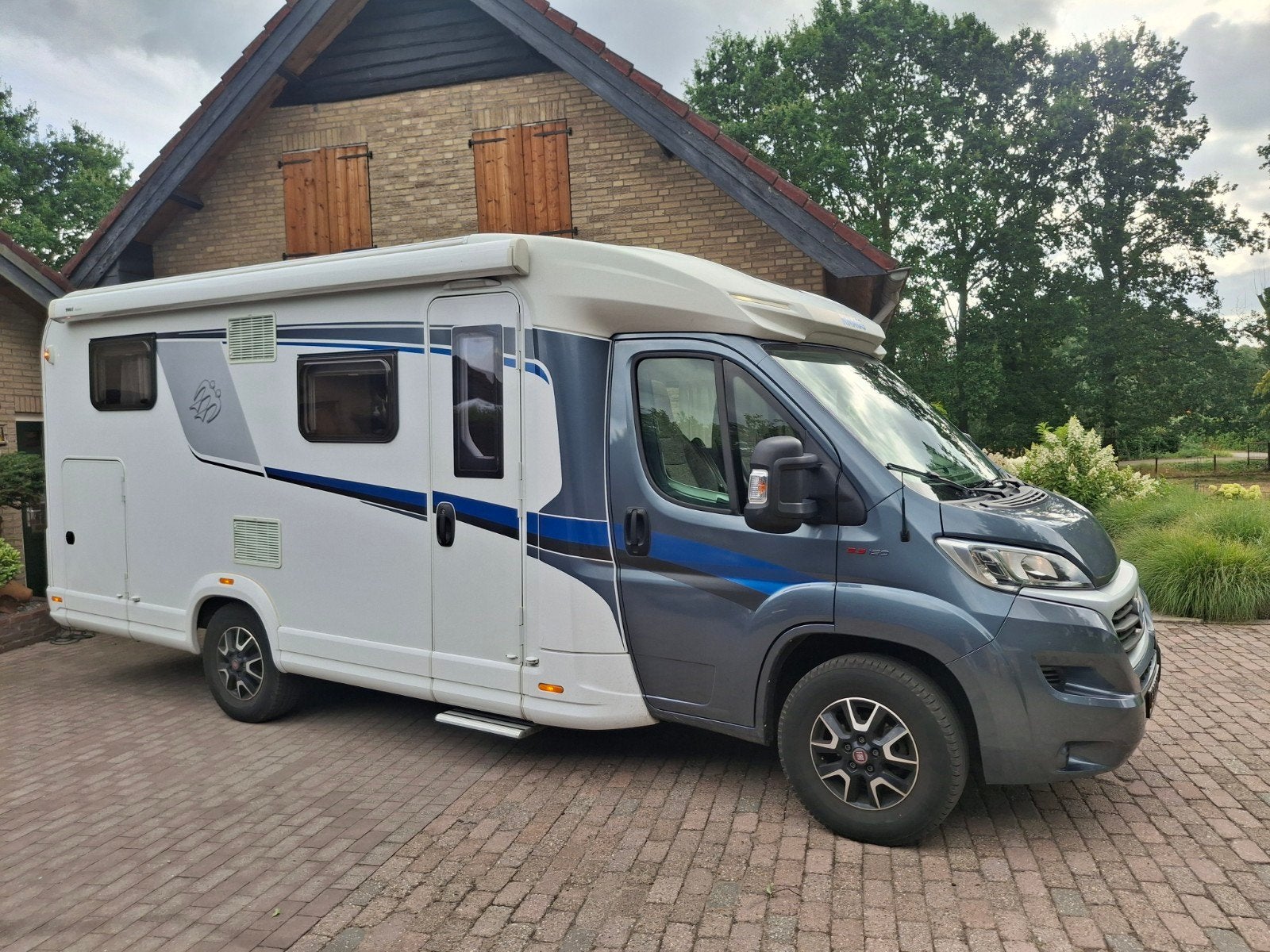 "KNAUS SKY TI 650 MG - 2019 - VASTBED - GROTE GARAGE -150PK", Caravans en Kamperen, Luifel, Airbags, Ringverwarming, Fiat