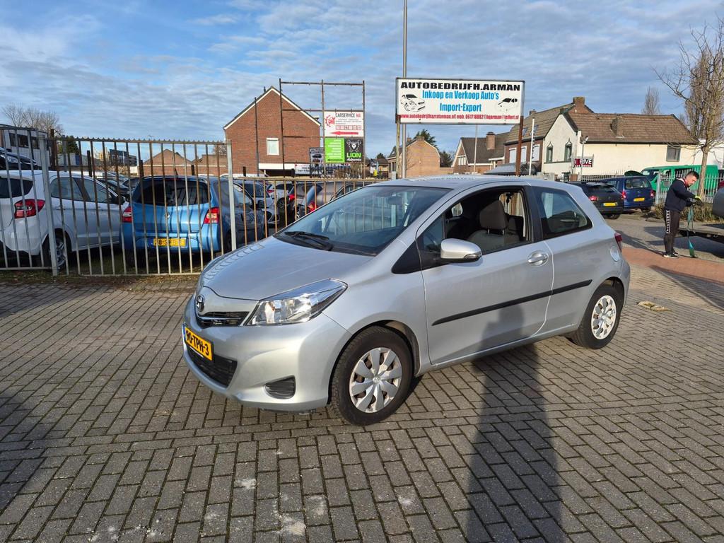 Toyota Yaris 1.0 VVT-i Aspiration, Auto's, Toyota, 750 kg, Origineel Nederlands, Bedrijf, Handgeschakeld