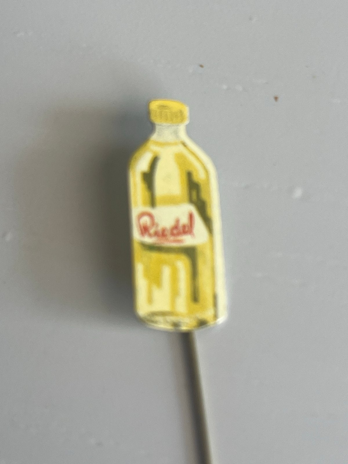 Vintage Riedel Olie Fles Pin/Broche, Verzamelen, Ophalen of Verzenden, Gebruikt