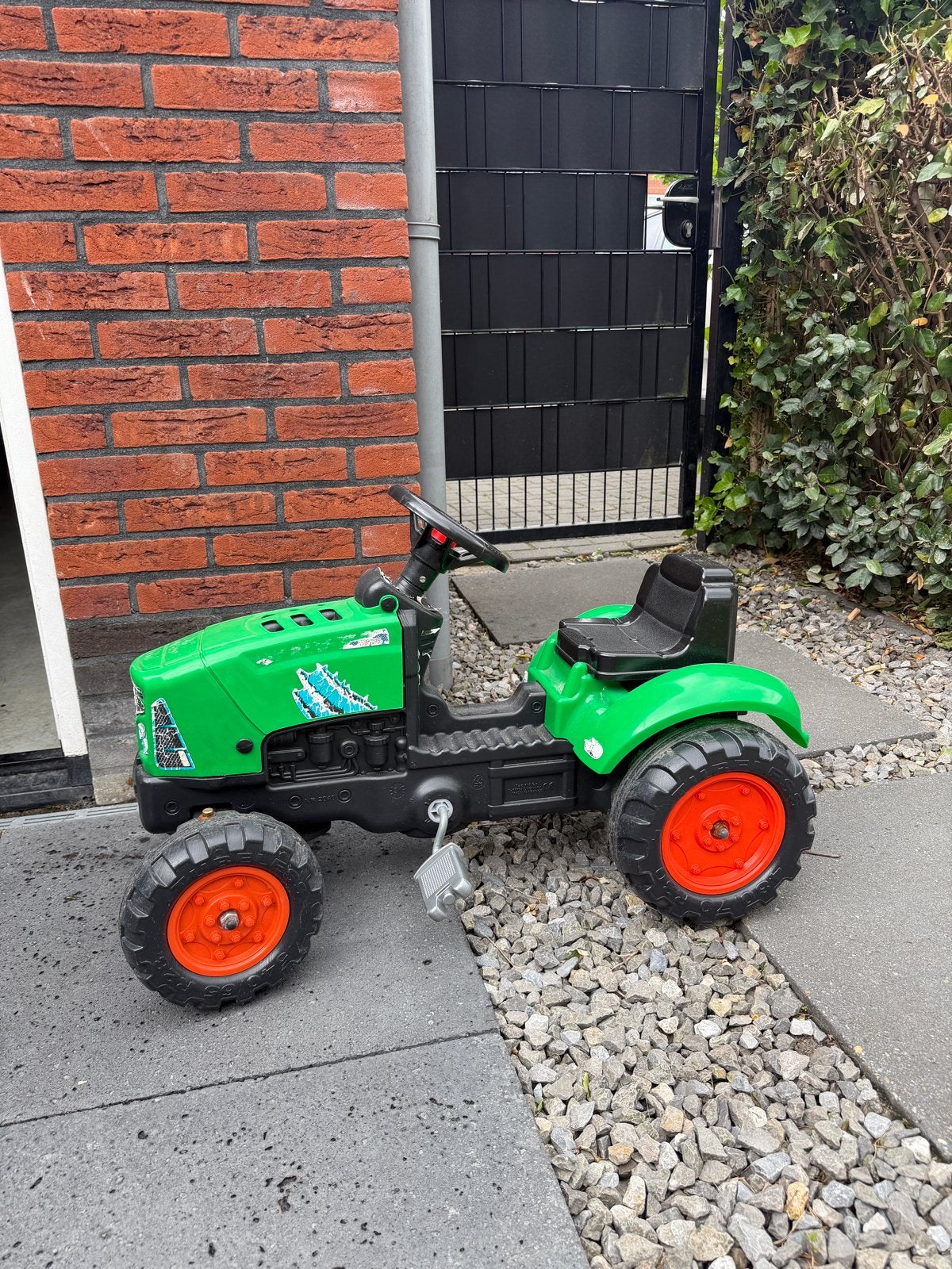 Groene traptractor zonder aanhanger, Kinderen en Baby's, Speelgoed | Buiten | Voertuigen en Loopfietsen, Ophalen, Gebruikt, Trapvoertuig