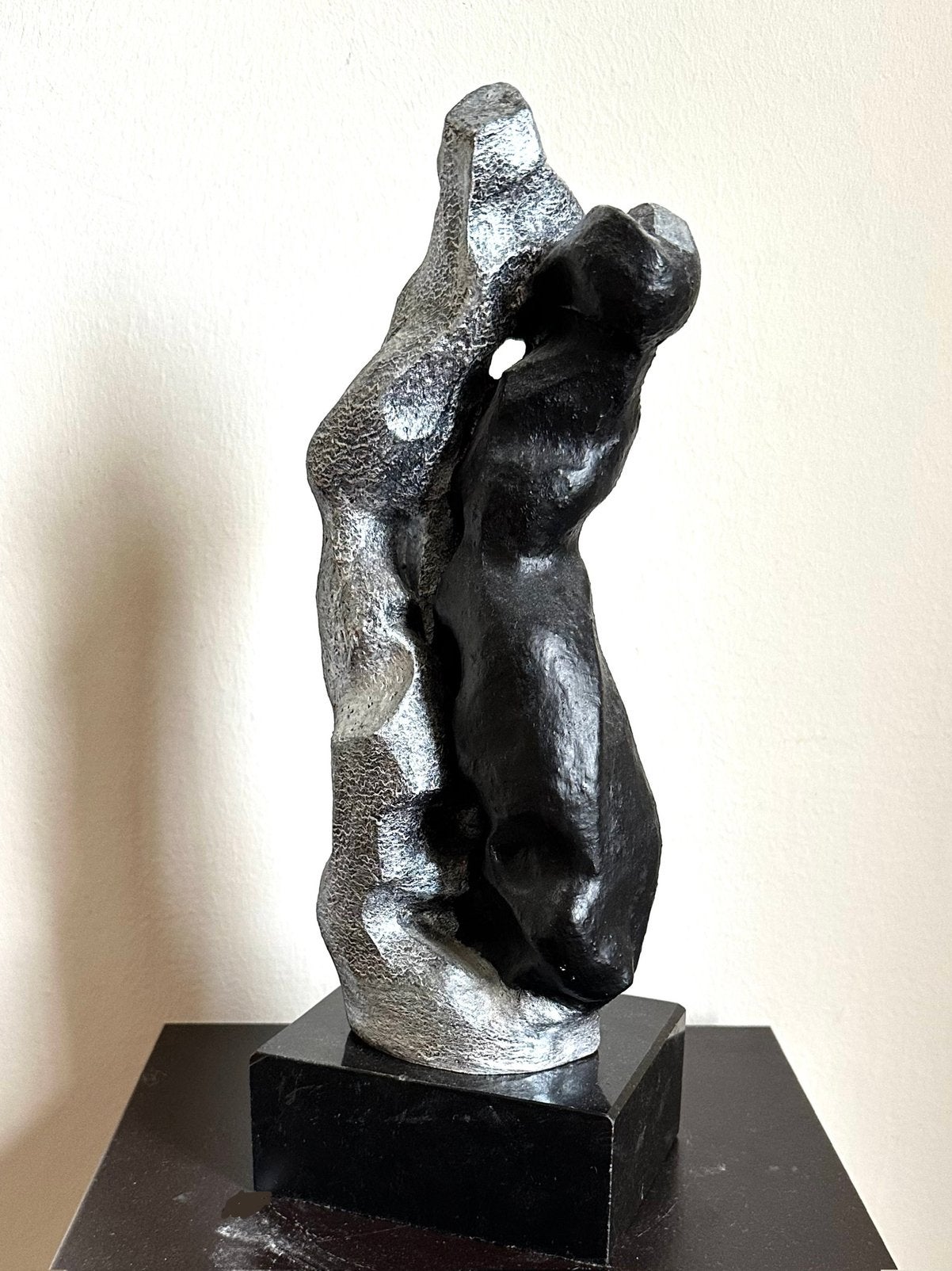Sculptuur "Faust en Gretchen" (33 cm) - steen - uniek stuk, Zilver, Overige onderwerpen, Ophalen of Verzenden, 20 - 50 cm