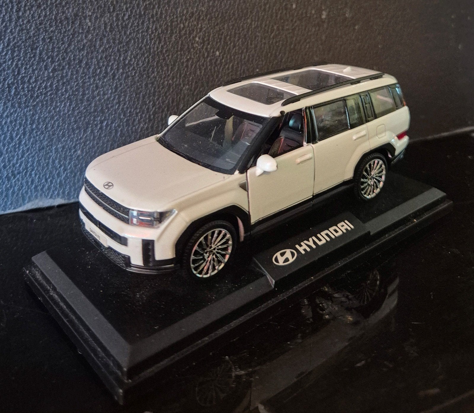 Hyundai Santa Fe modelauto 1:38  (5e generatie), Ophalen of Verzenden, Zo goed als nieuw, Bus of Vrachtwagen