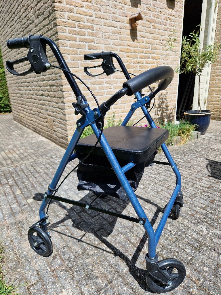 Vrijwel nieuwe rollator, Ophalen, Opvouwbaar, Zo goed als nieuw
