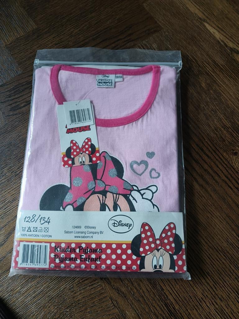 Nieuwe Minnie Mouse pyjama roze maat 128/134, Ophalen of Verzenden