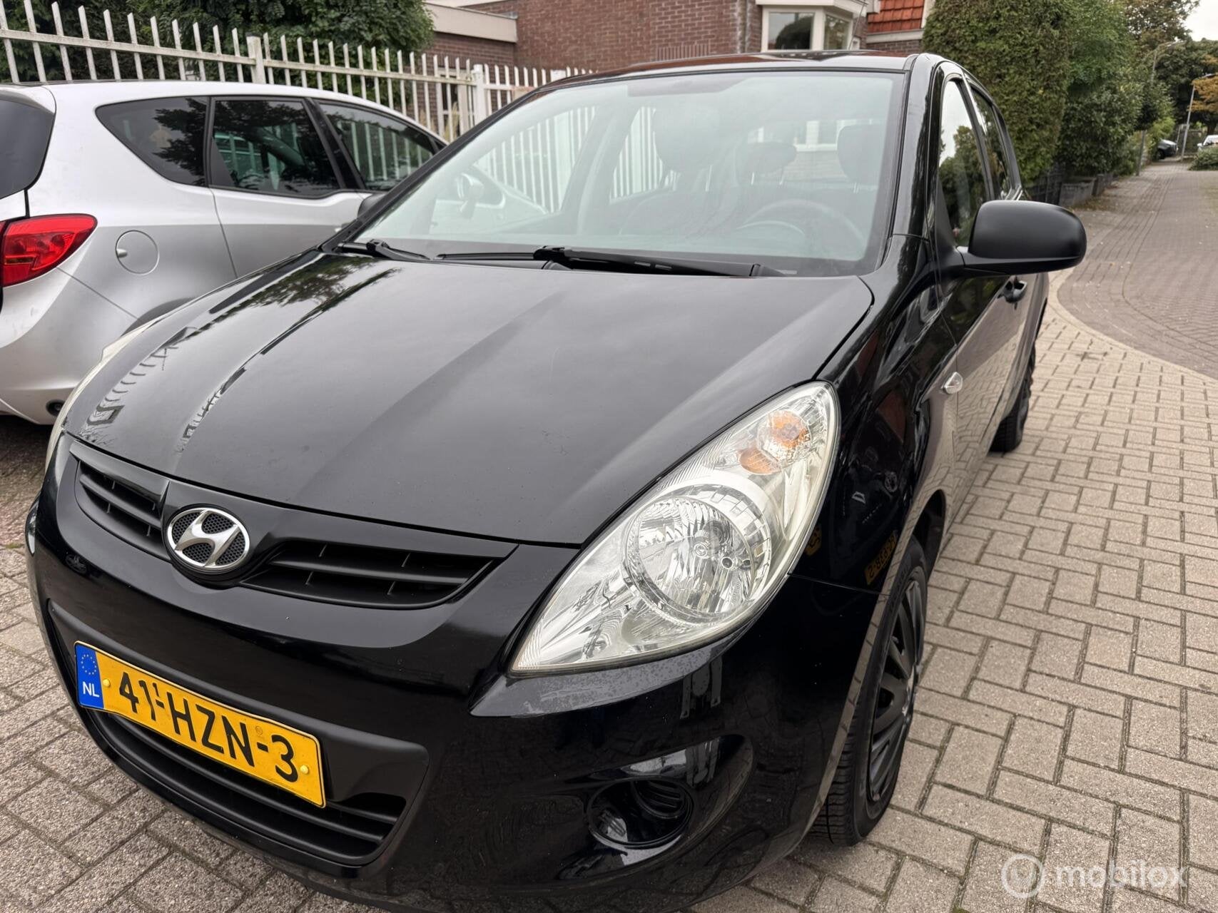 Hyundai i20 1.2i ActiveVersion, Auto's, 450 kg, 31 €/maand, 4 cilinders, Zwart