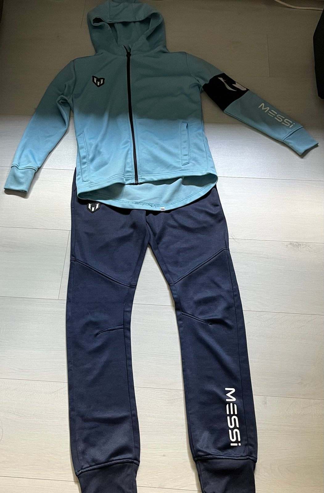 Messi trainingspak en korte broek - Zo goed als nieuw, Ophalen of Verzenden, Zo goed als nieuw, Jongen