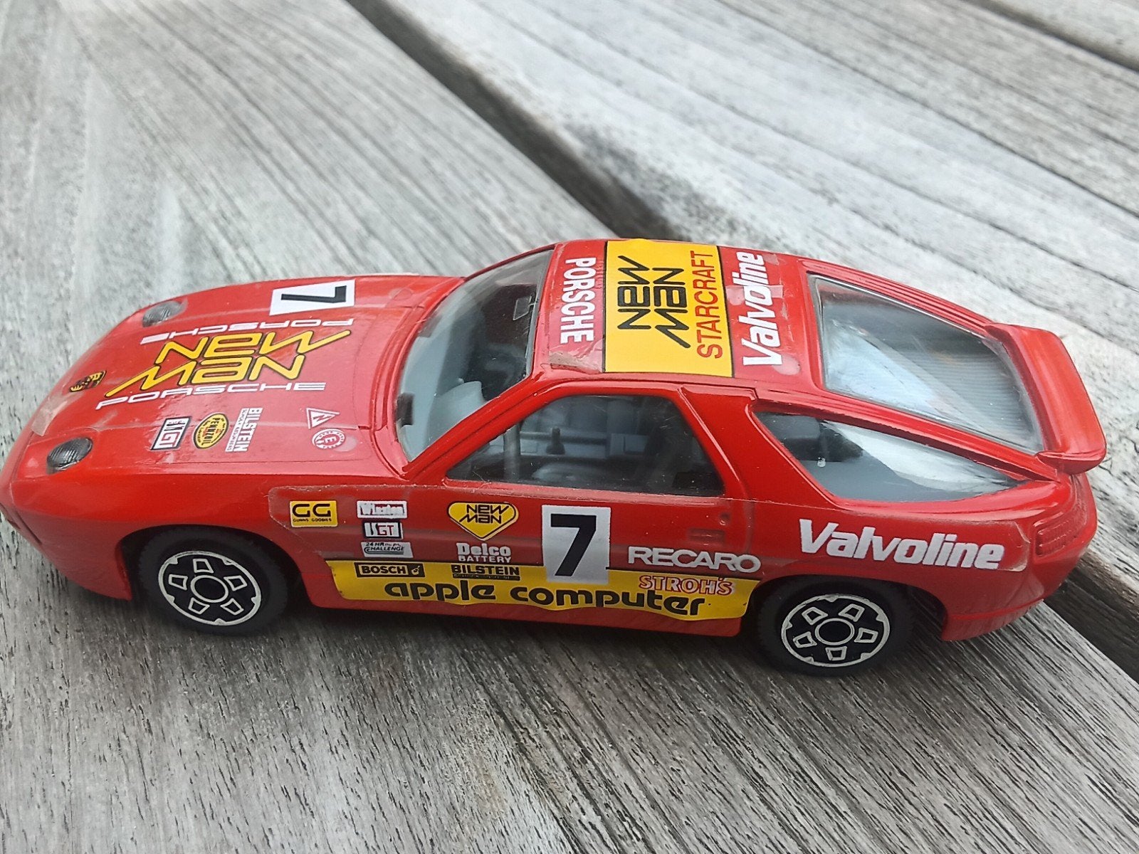 Porsche 928 S4 modelauto met reclame stickers, Ophalen of Verzenden, Gebruikt, Overige typen