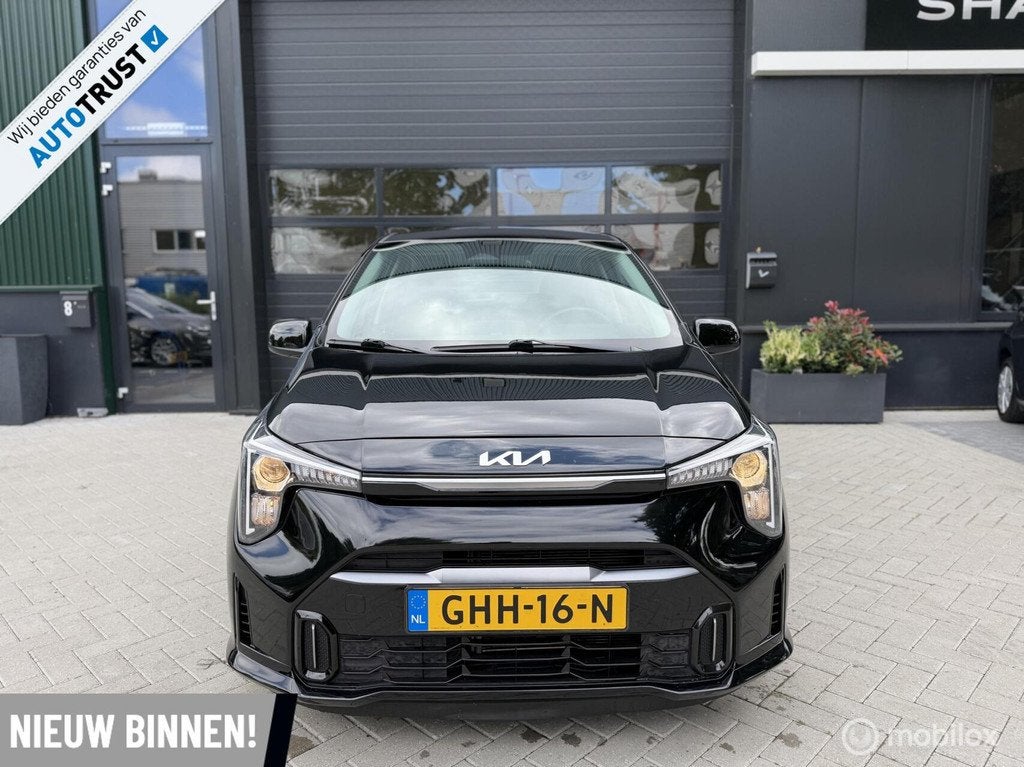 Kia Picanto 1.0 DPI DynamicLine|Camera|CarPlay|Cruise|NLAuto, Auto's, Kia, Voorwielaandrijving, Euro 6, 4 stoelen, Zwart