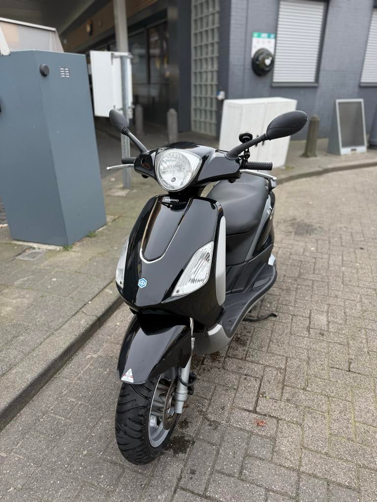 Piaggio Fly 125cc 2008 NL, Fietsen en Brommers, Scooters | Piaggio, Ophalen, Gebruikt, Maximaal 45 km/u, Fly