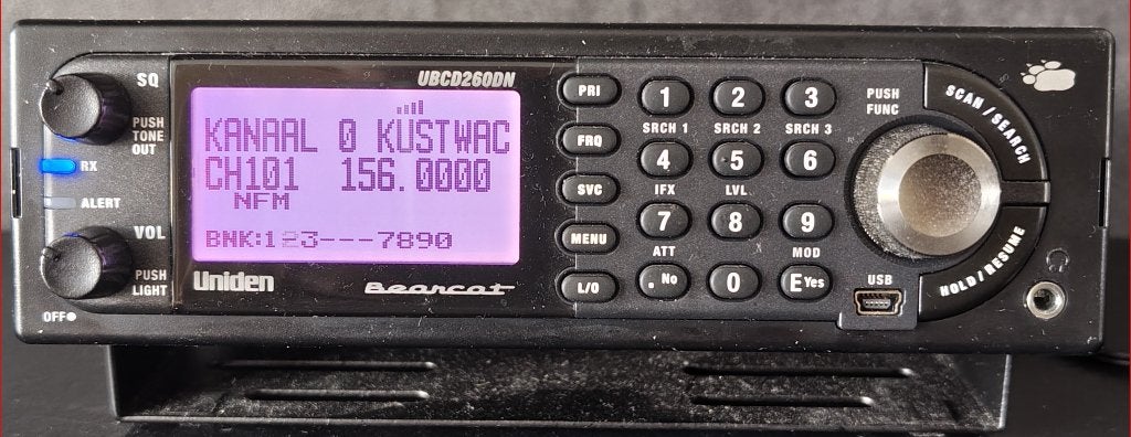 Uniden UBC-D260DN Digitale scanner met veel extra toebehoren, Telecommunicatie, Scanners, Ophalen of Verzenden, Zo goed als nieuw
