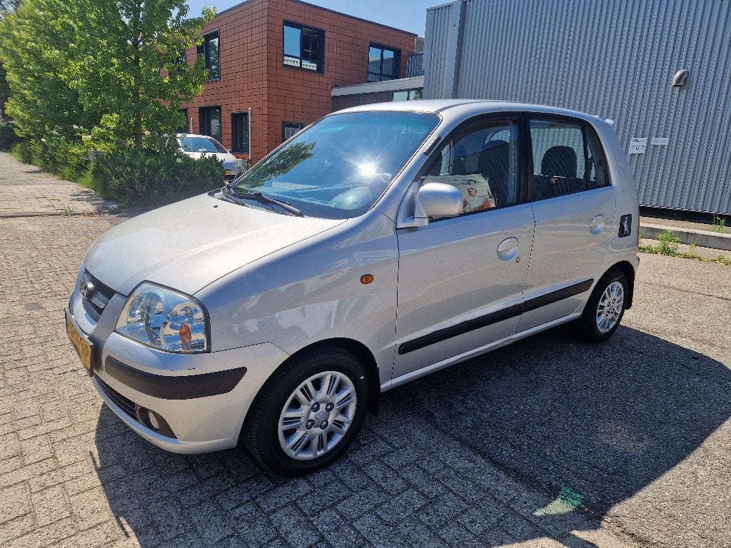 Hyundai Atos 1.1 AUT 2005 Grijs, Auto's, Hyundai, Particulier, Atos, Airbags, Centrale vergrendeling, Elektrische ramen, Benzine