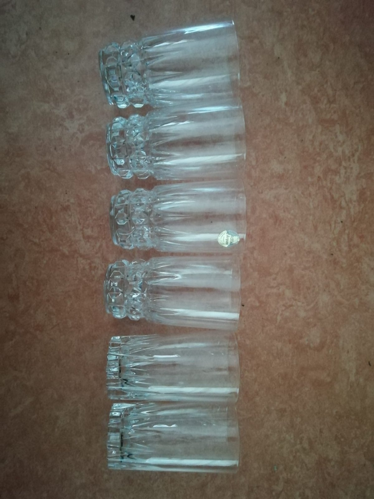 6 kristallen glazen, waarvan 4 Cristal d'Arques, Ophalen