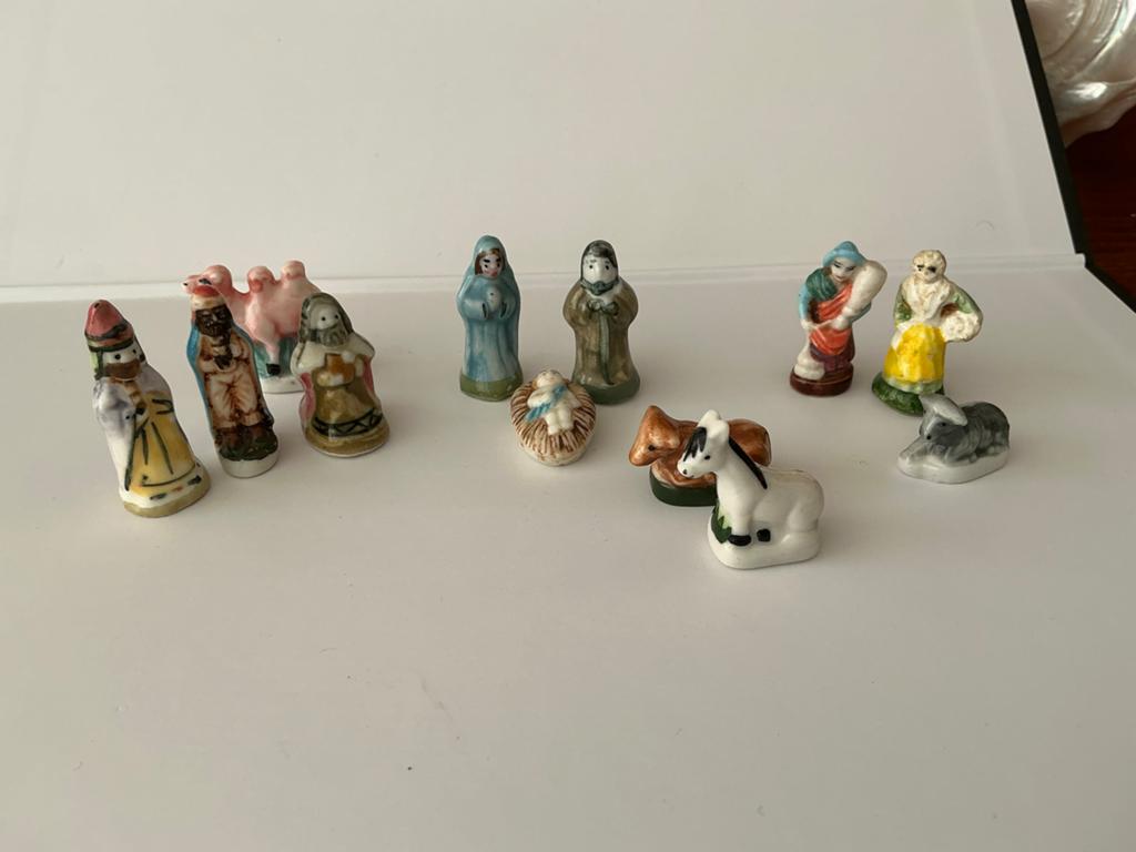 Oude fèves voor een “kerststal”, Diversen, Kerst, Gebruikt, Verzenden