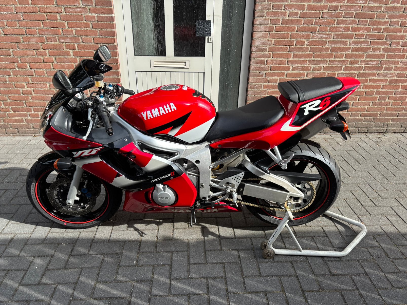 Yamaha YZF-R6 2001 | Nieuwe banden + kettingset + accu, Motoren, Motoren | Yamaha, Particulier, Super Sport