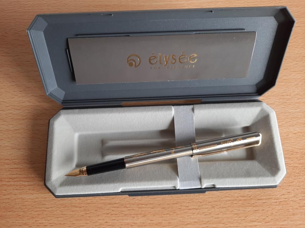 Elysée sports vulpen in luxe box met 2 inktpatronen., Overige merken, Nieuw, Met doosje, Ophalen of Verzenden