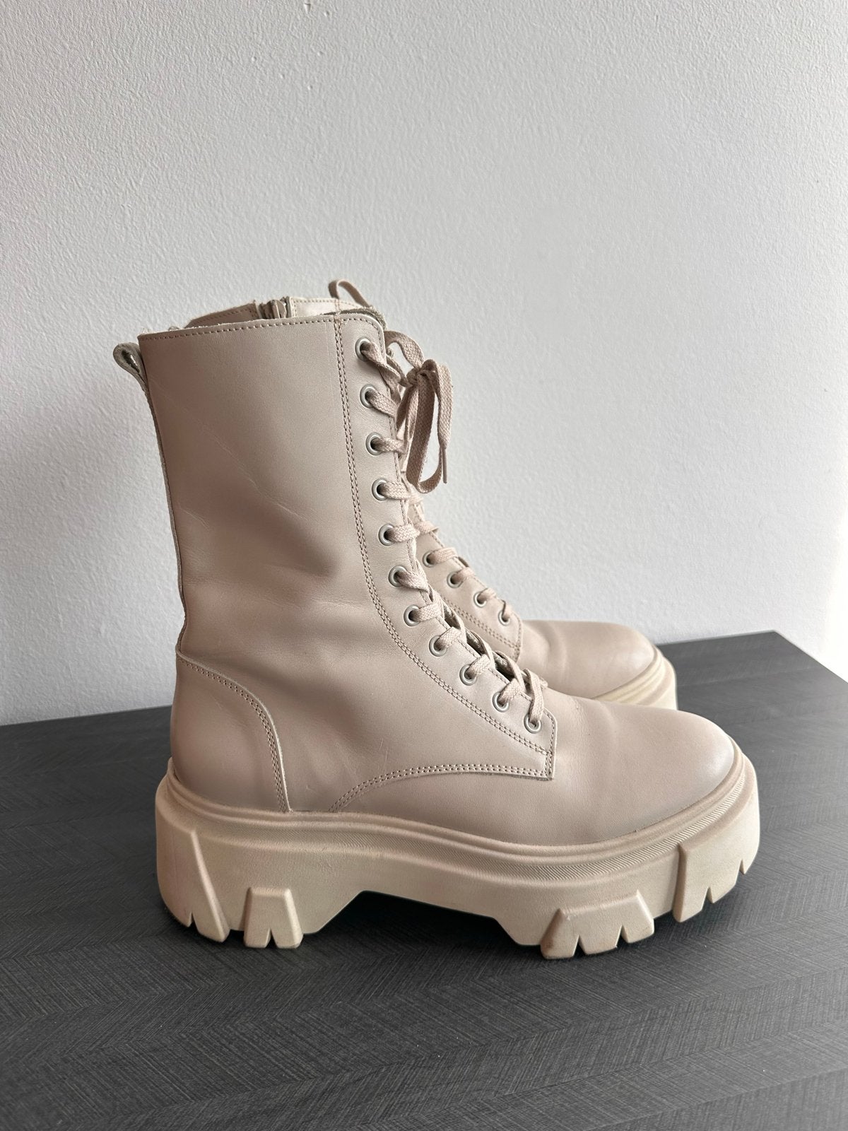 Sacha X Vivian Hoorn veterboots, off white, maat 40, Overige kleuren, Lage of Enkellaarzen, Ophalen of Verzenden, Zo goed als nieuw