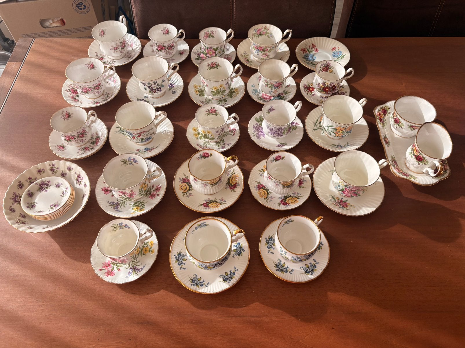 Grote partij Engels servies Royal Albert/Paragon/Elizabethan, Antiek en Kunst, Ophalen of Verzenden
