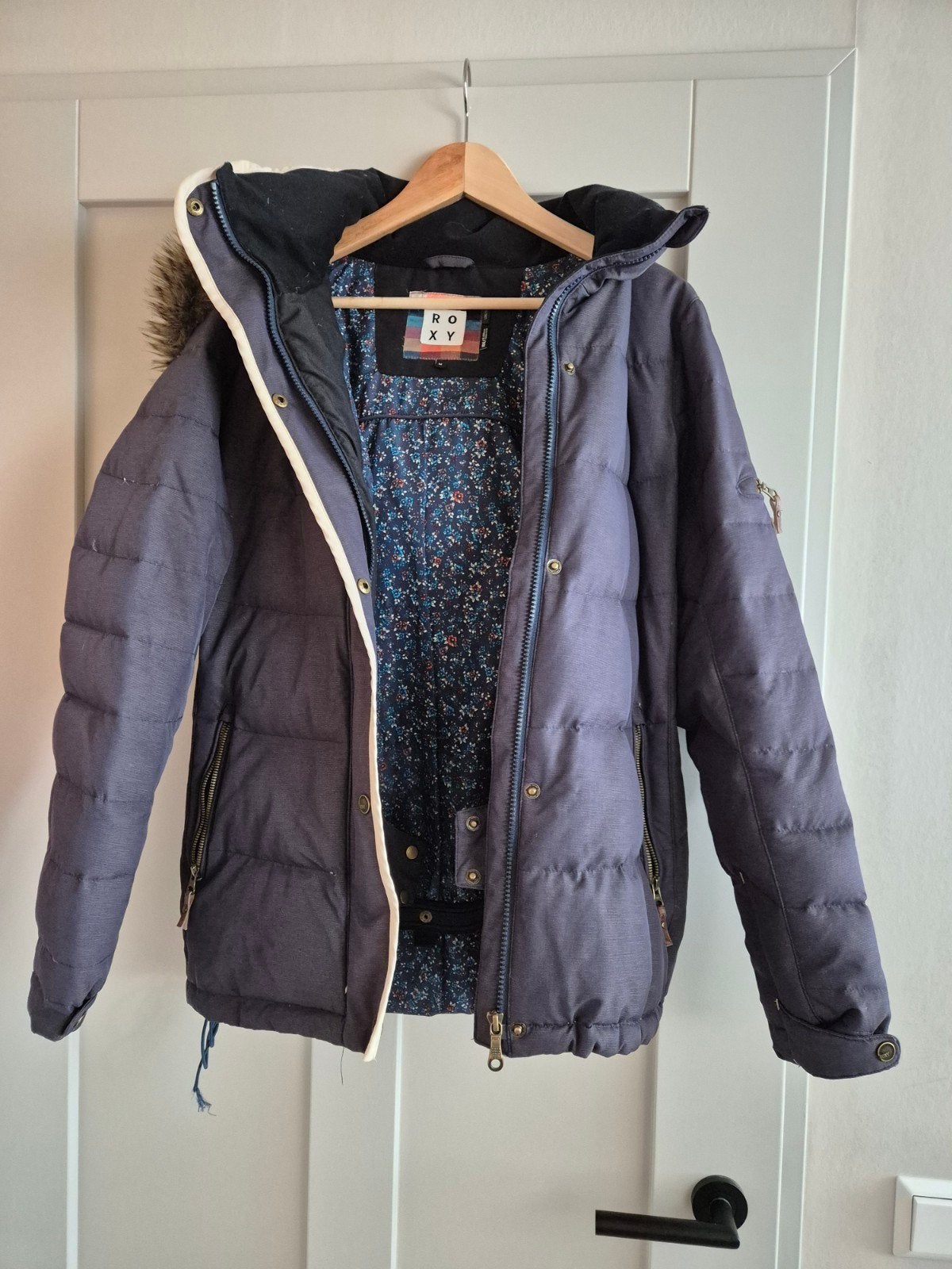 Roxy winterjas/ski-jas met bontkraag, Maat 38/40 (M), Ophalen of Verzenden, Jack, Gedragen