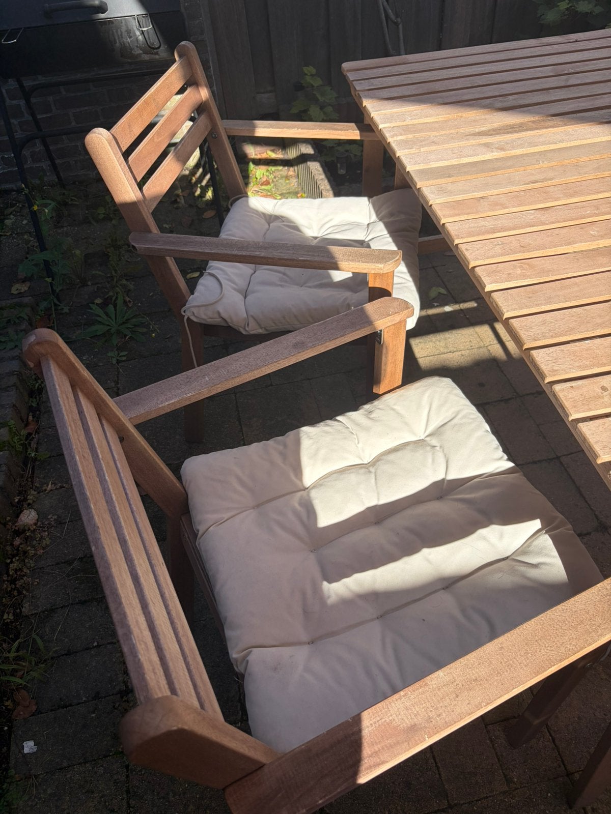 Houten tuinset met parasol en stenen voet, Tuin en Terras, Ophalen, Kantelbaar, Zo goed als nieuw, Stokparasol