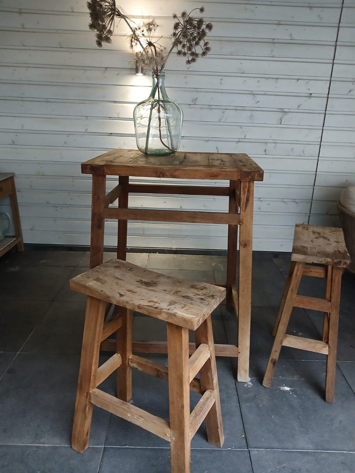 Houten bartafel met twee bijpassende krukken, Huis en Inrichting, Ophalen of Verzenden