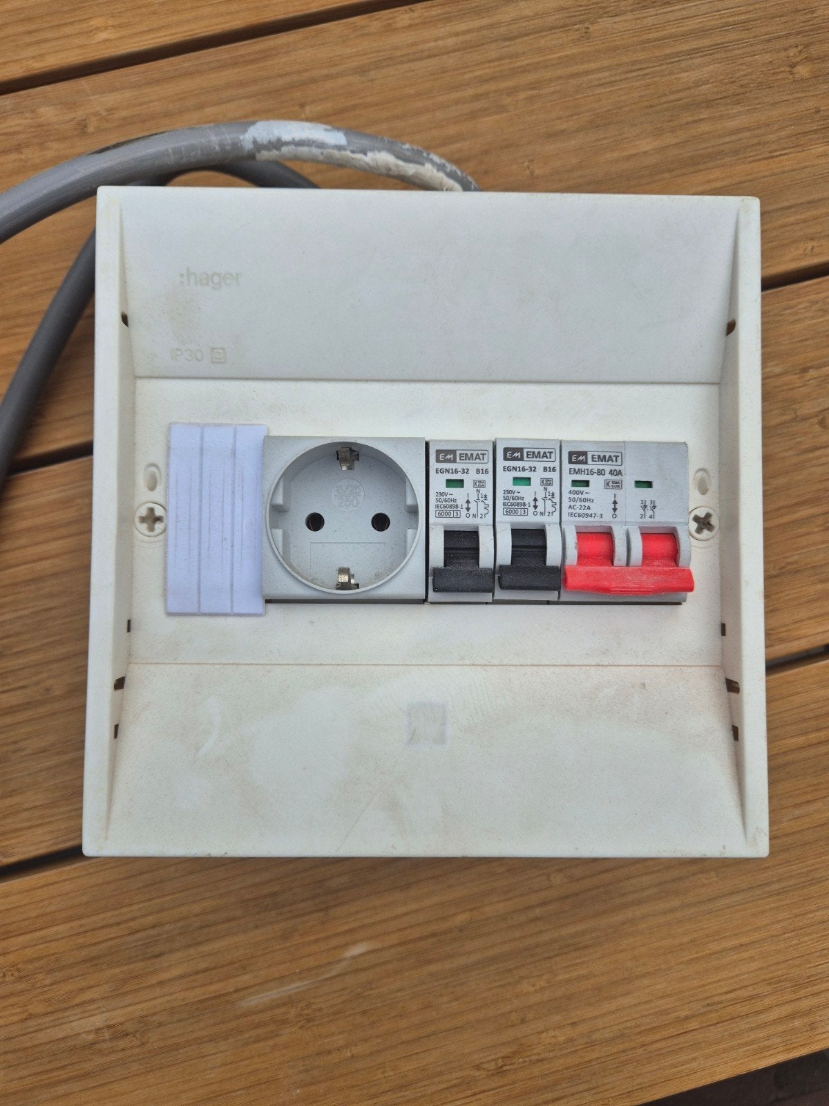Hager Groepenkast met stopcontact en automaten, Doe-het-zelf en Verbouw, Elektra en Kabels, Ophalen of Verzenden, Gebruikt, Hager