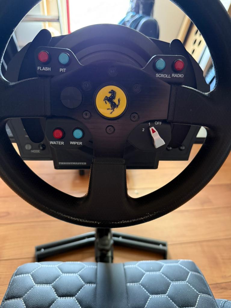 Thrustmaster Ferrari 458 Spider met T300 en pedalen, Spelcomputers en Games, Spelcomputers | Sony PlayStation Consoles | Accessoires