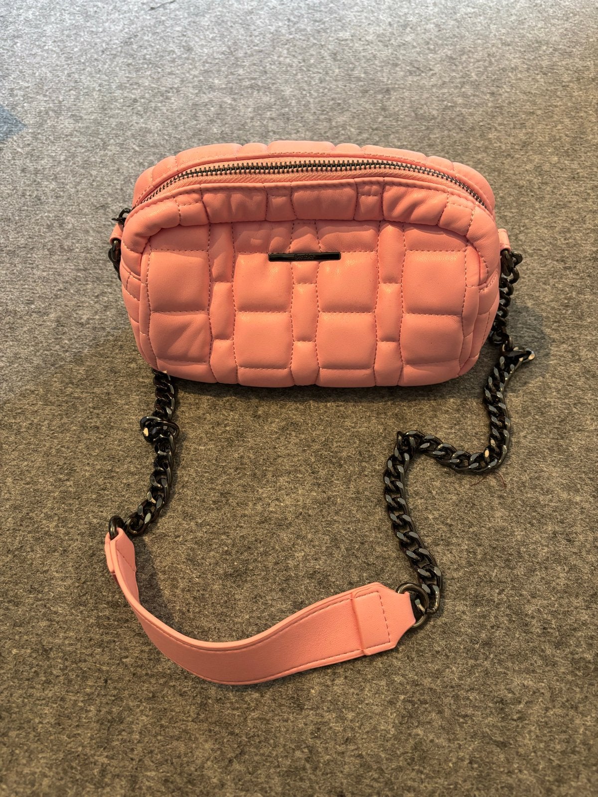Babyroze gewatteerd tasje van Bershka - Nieuw!, Ophalen of Verzenden, Nieuw, Roze, Schoudertasje