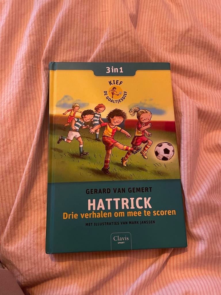 Hattrick: Drie verhalen om mee te scoren - Gerard van Gemert, Boeken, Kinderboeken | Jeugd | onder 10 jaar, Ophalen of Verzenden