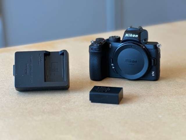 Nikon Z50 body (12.435 clicks) Z 50, Accu, Kantelbaar/draaibaar scherm, Ophalen of Verzenden, Zo goed als nieuw