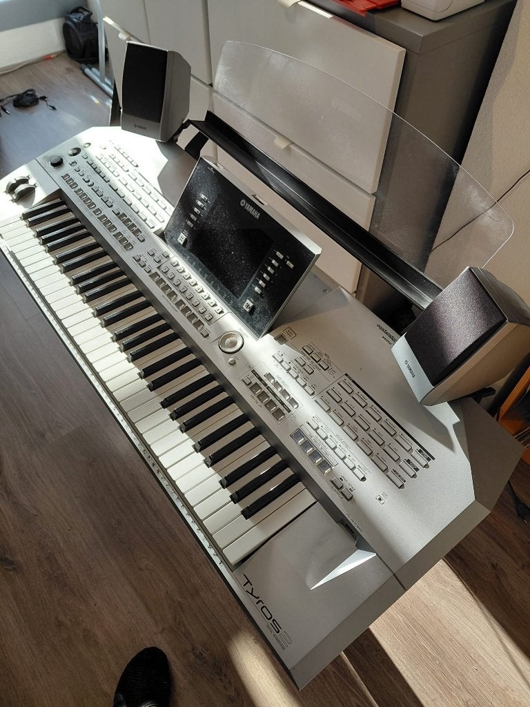 Te Koop Yamaha Tyros 2, Ophalen, Yamaha, Aanslaggevoelig, 61 toetsen