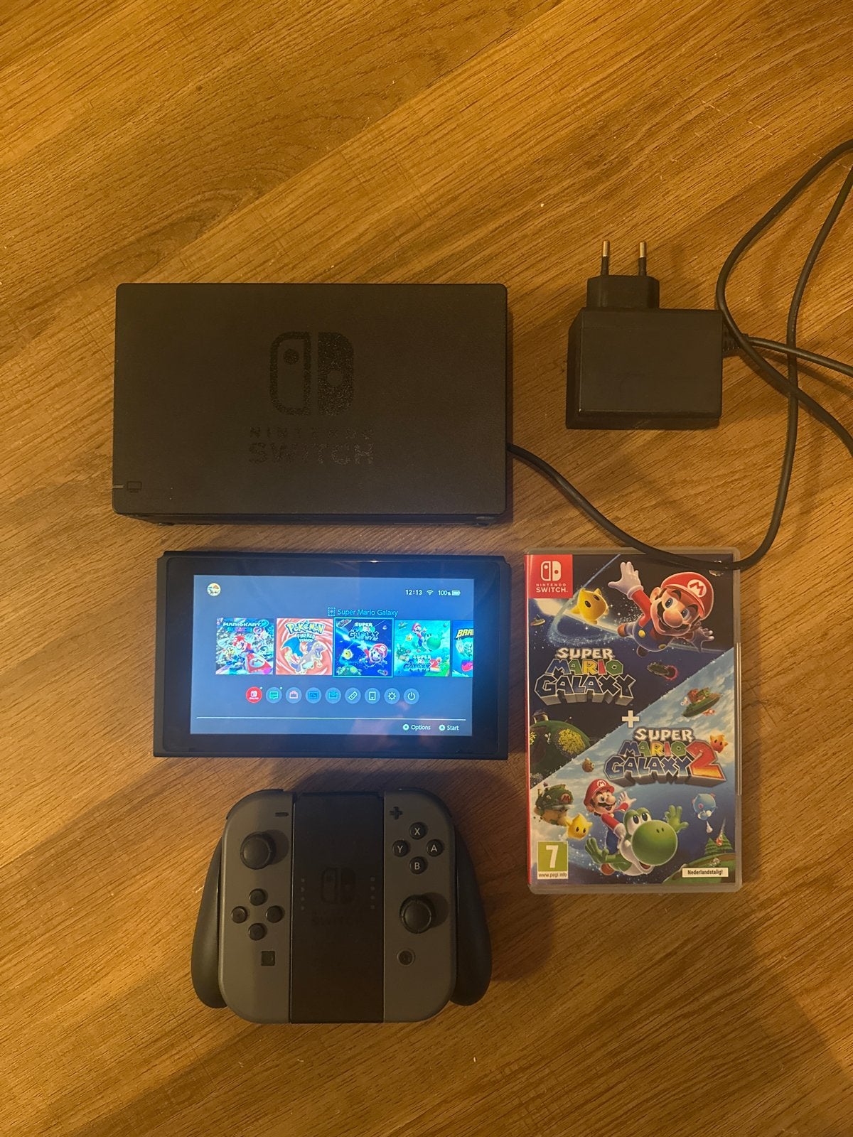 Nintendo Switch met Super Mario Galaxy 1 en 2, Spelcomputers en Games, Ophalen, Gebruikt, Met games, Switch Original