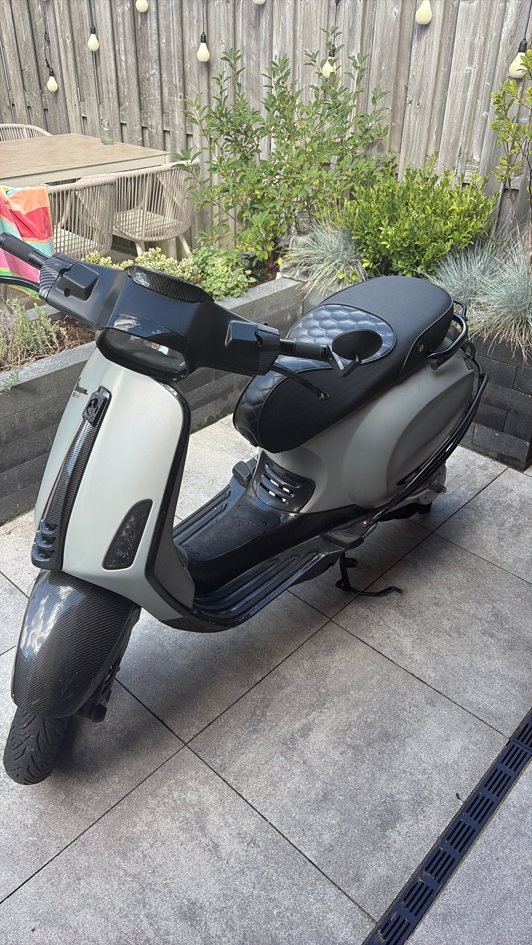 Vespa sprint, Ophalen, Zo goed als nieuw, Benzine