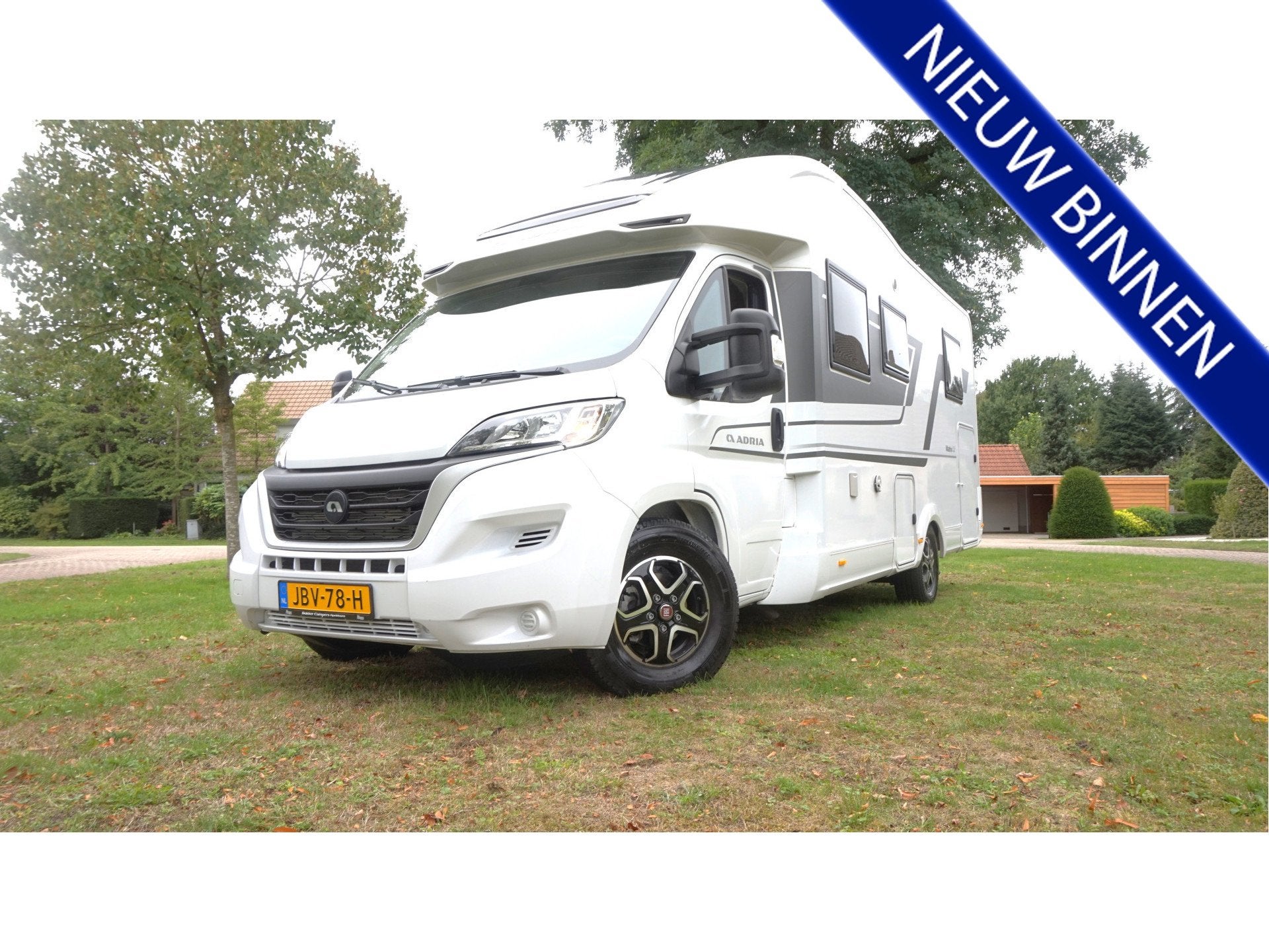 Adria MATRIX 670SC PLUS AUTOMAAT 141 pk Zonnepan. Electr. Fi