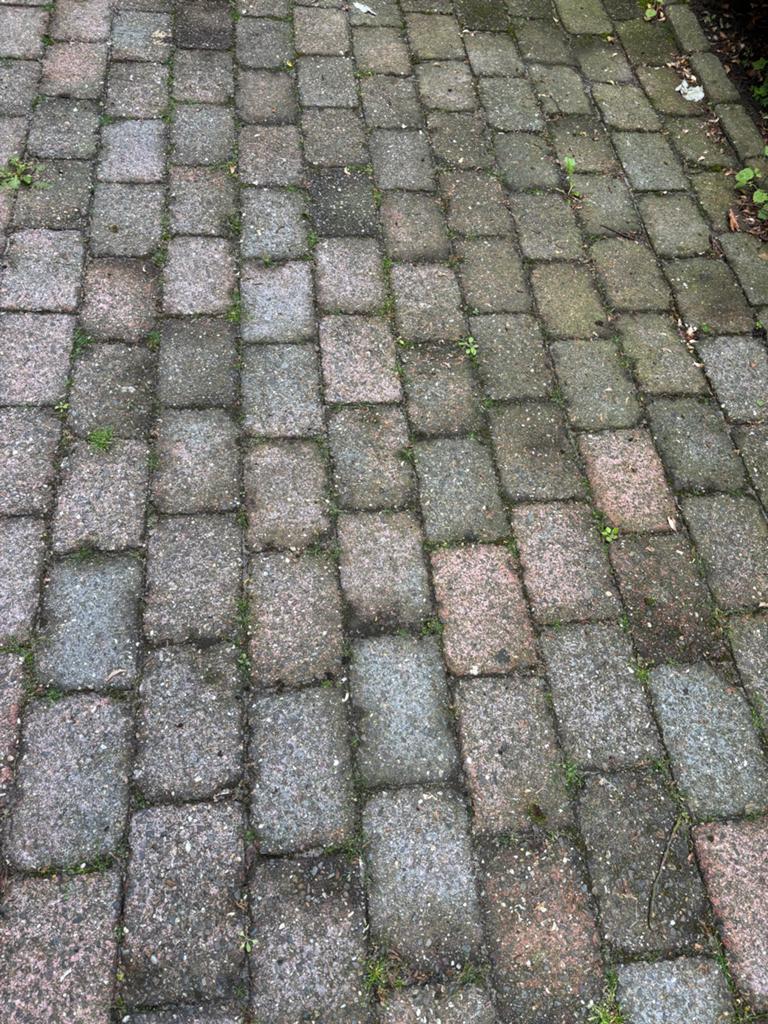 Gratis klinkers en grijze stoeptegels (zelf uitgraven), Ophalen, Gebruikt, Klinkers, 5 tot 10 m²