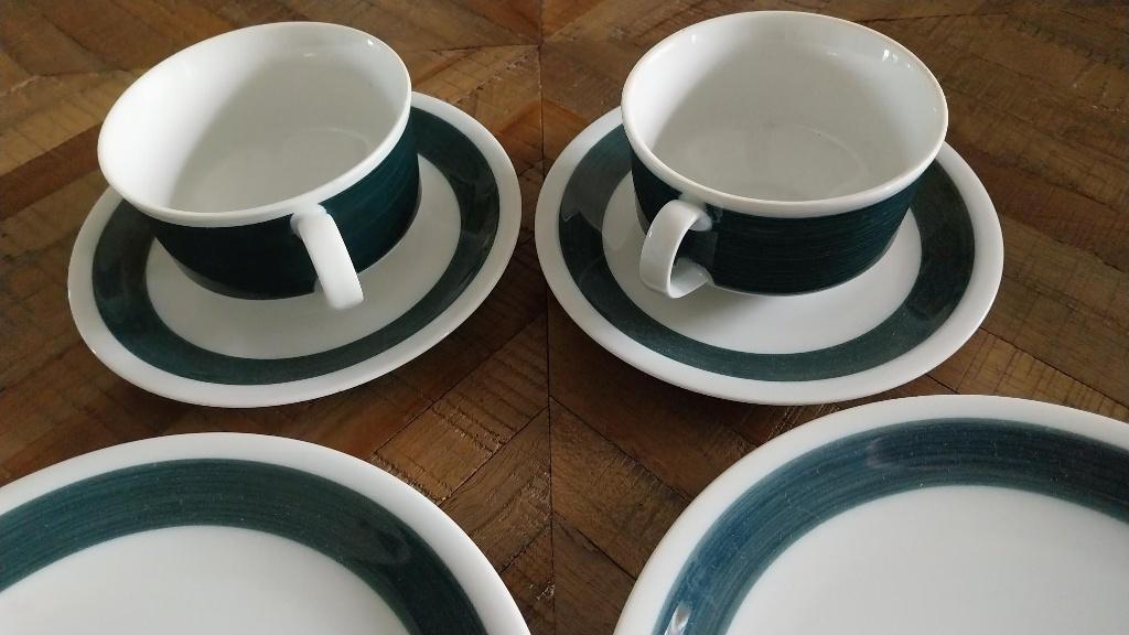 Twee ontbijtsets wit groen Arzberg, Huis en Inrichting, Keuken | Servies, Ophalen, Zo goed als nieuw, Bord(en), Overige stijlen