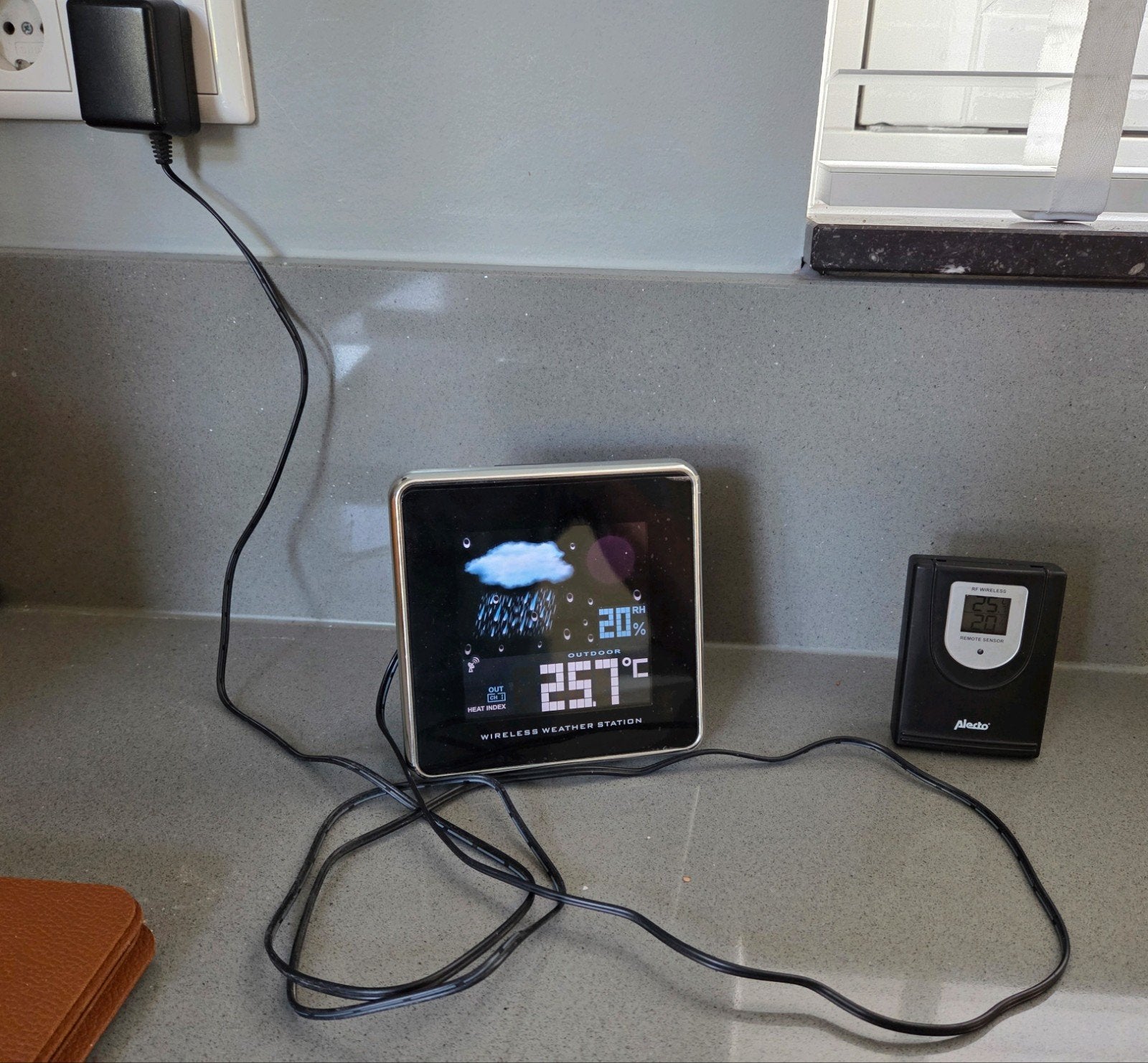 Alecto WS-1800 Weerstation met Buitentemperatuur Sensor, Ophalen of Verzenden, Weerstation