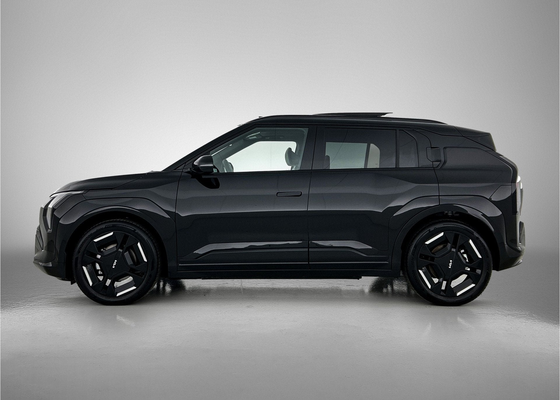 Kia EV3 GT-Line 81.4 kWh Uit voorraad leverbaar | Panoramada, Zwart, Leder, Adaptive Cruise Control, SUV of Terreinwagen