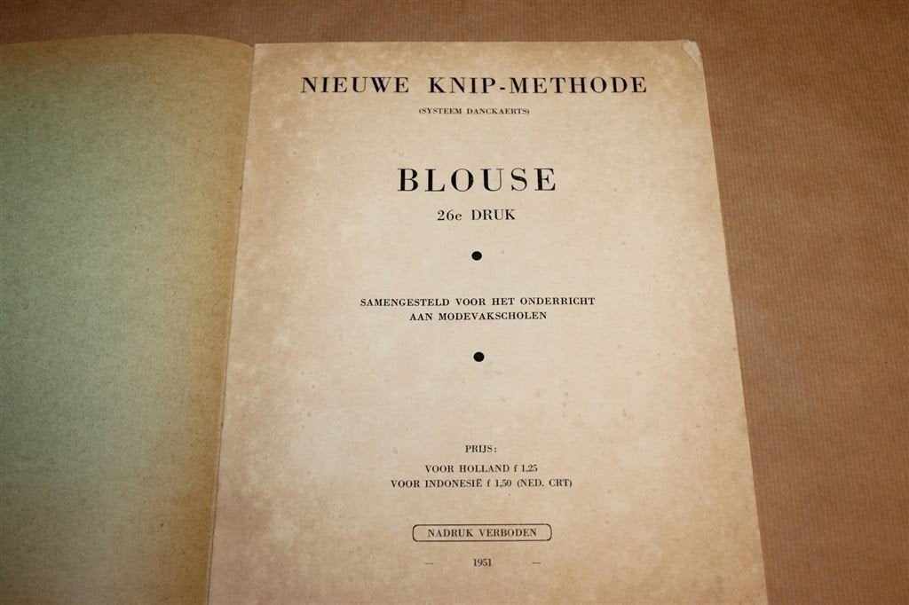 Nieuwe Knip-Methode Blouse — Systeem Danckaerts 1951, Ophalen of Verzenden, Gelezen
