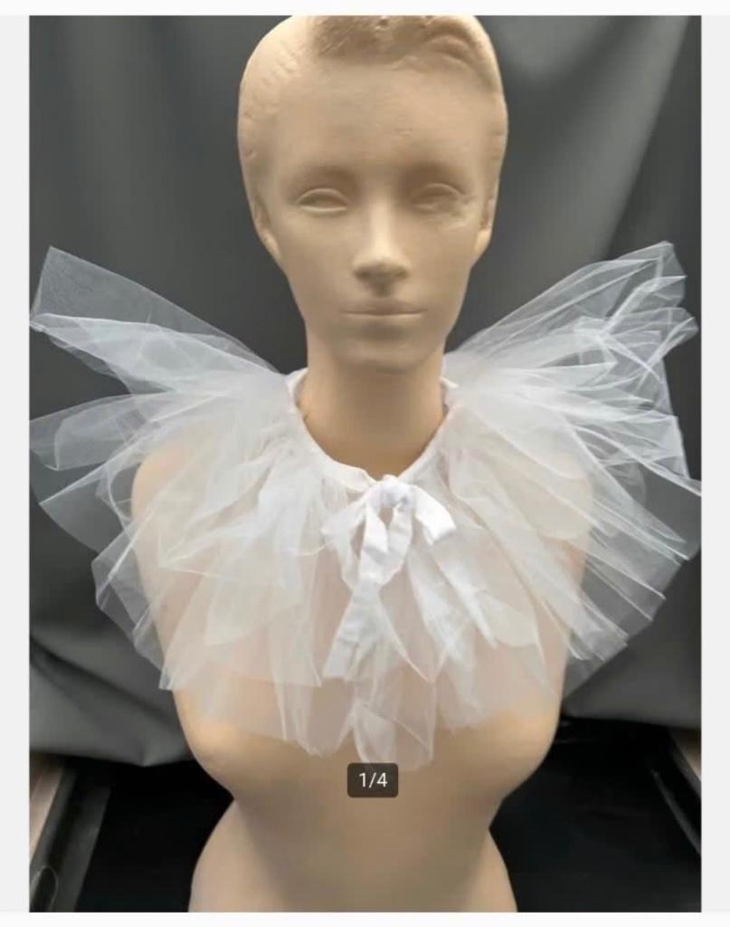 Witte Pierrot Kraag - Kostuum Accessoire bijzonder mooi, Antiek en Kunst, Ophalen of Verzenden
