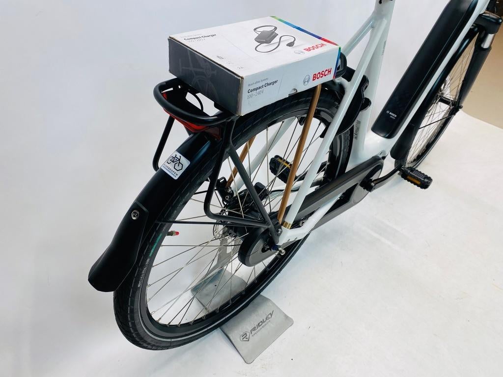 BATAVUS Finez dames Ebike L-57cm – Accu 625WH – km 1242, Fietsen en Brommers, Fietsen | Dames | Damesfietsen, Overige merken, Gebruikt