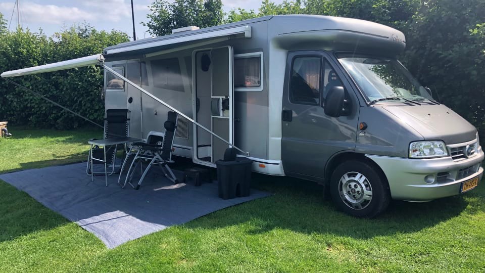 Keurige ruime camper, Caravans en Kamperen, Fiat, Particulier, 6 tot 7 meter, Koelkast