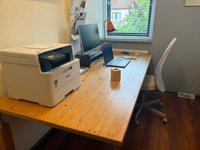 Lundia bureau, Huis en Inrichting, Bureaus, Gebruikt, Overige typen, Overige merken, Natuurlijk, Hout, Beige, Demontabel, In hoogte verstelbaar