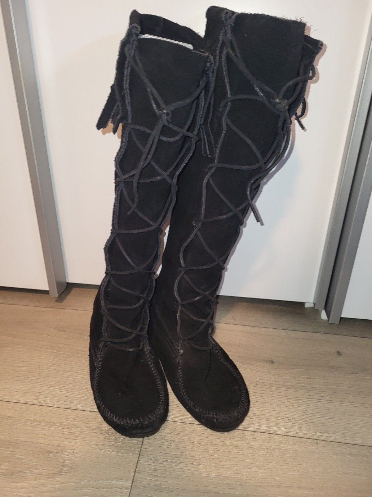 Zwarte minnetonka suède hoge laarzen met veters, Hoge laarzen, Zwart, Ophalen of Verzenden, Minnetonka
