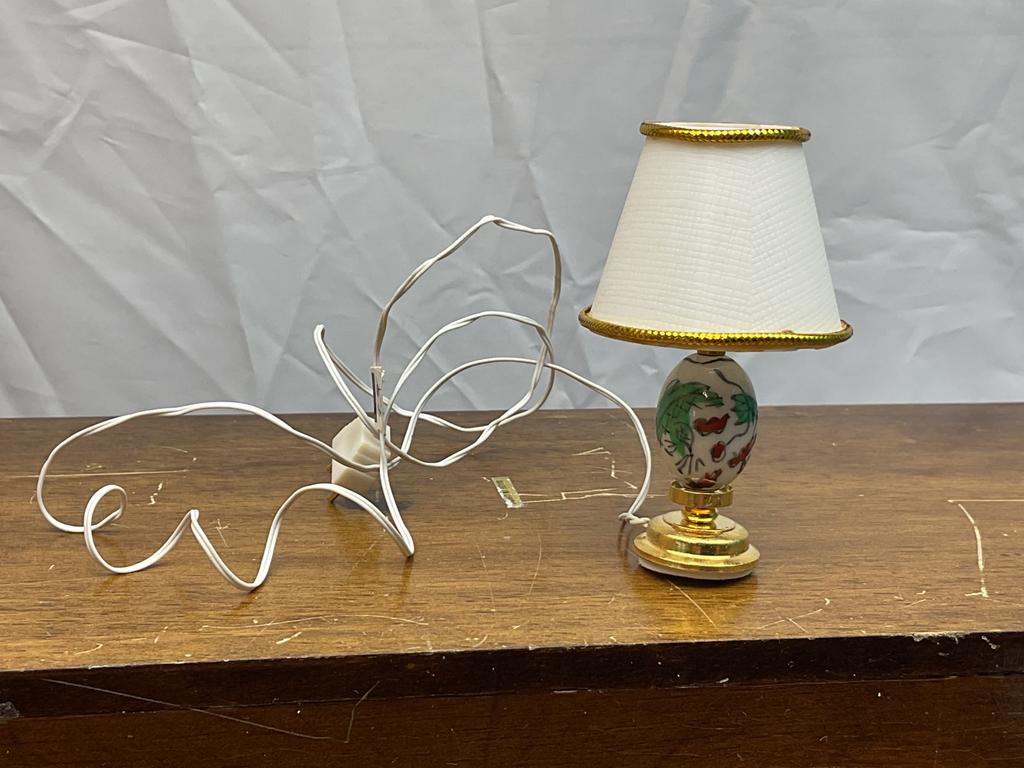 Staand lampje voor poppenhuis, Ophalen of Verzenden, Gebruikt, Poppenhuis